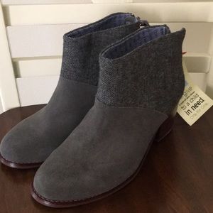 TOMS Boots